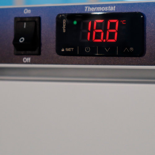 Edenox Szafa mroźnicza 150 L, -22 °C do -15 °C Edenox Szafa mroźnicza 150 L, -22 °C do -15 °C