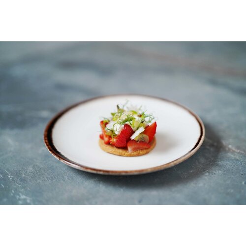 Fine Dine Talerz z wysokim rantem Vanilla 210 mm Fine Dine Talerz z wysokim rantem Vanilla 210 mm