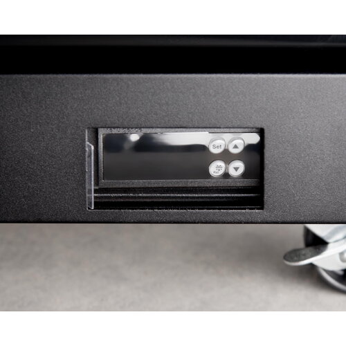 Resto Quality Szafa chłodnicza 2-drzwiowa przeszklona 590 L, +2 °C do +8 °C, czarna Resto Quality Szafa chłodnicza 2-drzwiowa przeszklona 590 L, +2 °C do +8 °C, czarna