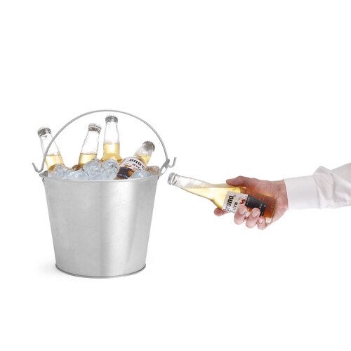 Hendi Galvanized Steel Beer Bucket Ø230 mm, (h)180 mm, Silver with Side Bottle Opener Hendi Galvanized Steel Beer Bucket Ø230 mm, (h)180 mm, Silver with Side Bottle Opener