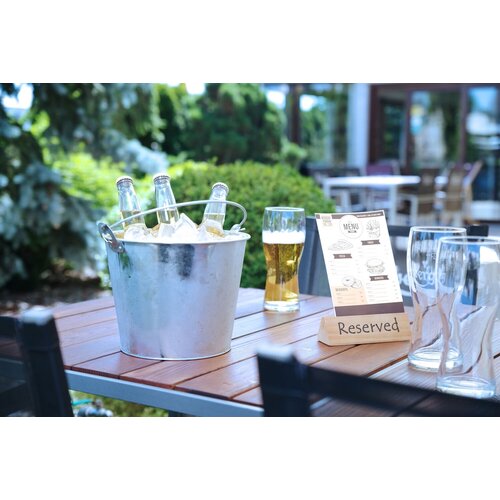 Hendi Galvanized Steel Beer Bucket Ø230 mm, (h)180 mm, Silver with Side Bottle Opener Hendi Galvanized Steel Beer Bucket Ø230 mm, (h)180 mm, Silver with Side Bottle Opener