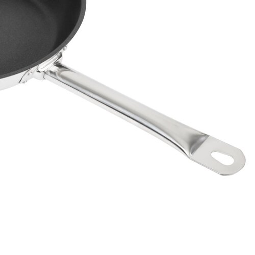 Vogue Patelnia ze stali nierdzewnej z powłoką nieprzywierającą 2.2 L, Ø240 mm, Vogue FC096 Vogue Patelnia ze stali nierdzewnej z powłoką nieprzywierającą 2.2 L, Ø240 mm, Vogue FC096