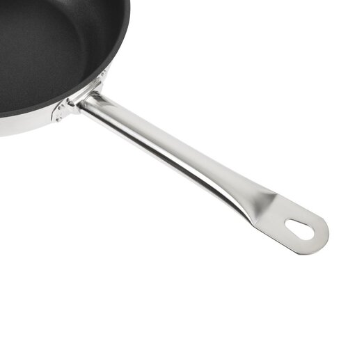Vogue Patelnia do indukcji ze stali nierdzewnej 3.5 L, Ø240 mm, Vogue FC099 Vogue Patelnia do indukcji ze stali nierdzewnej 3.5 L, Ø240 mm, Vogue FC099