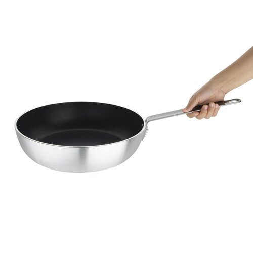 Vogue Patelnia aluminiowa z powłoką nieprzywierającą 3.6 L, Ø319 mm, Vogue Teflon Platinum Plus HT989 Vogue Patelnia aluminiowa z powłoką nieprzywierającą 3.6 L, Ø319 mm, Vogue Teflon Platinum Plus HT989