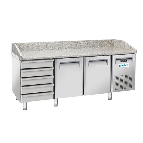 Arktic Stół do pizzy 2-drzwiowy z 5 szufladami, 430 L, 2 do 8°C, z blatem granitowym, Arktic 236802, 800x2025x(h)1040 mm, agregat boczny Arktic Stół do pizzy 2-drzwiowy z 5 szufladami, 430 L, 2 do 8°C, z blatem granitowym, Arktic 236802, 800x2025x(h)1040 mm, agregat boczny
