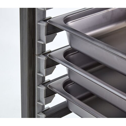 Cambro Wózek do transportu pojemników 9x 1/1 GN, Cambro Camshelving UGNPR11H9480, 730x438x(h)102mm Cambro Wózek do transportu pojemników 9x 1/1 GN, Cambro Camshelving UGNPR11H9480, 730x438x(h)102mm