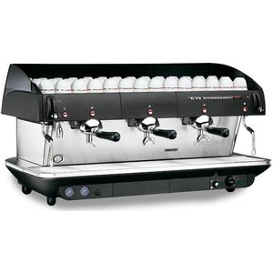 FAEMA Ekspres półautomatyczny kolbowy ciśnieniowy 3 grupowy z trzema obrotowymi dyszami, 7,7 kW FAEMA Ekspres półautomatyczny kolbowy ciśnieniowy 3 grupowy z trzema obrotowymi dyszami, 7,7 kW