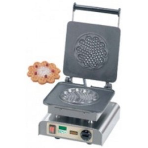 Neumarker Small Heart-Shaped Waffle Maker, 2,2 kW Neumarker Small Heart-Shaped Waffle Maker, 2,2 kW