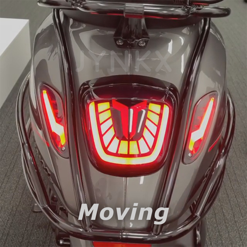 Achterlicht Aplus ''bull'' moving Vespa Primavera / Sprint LED tube