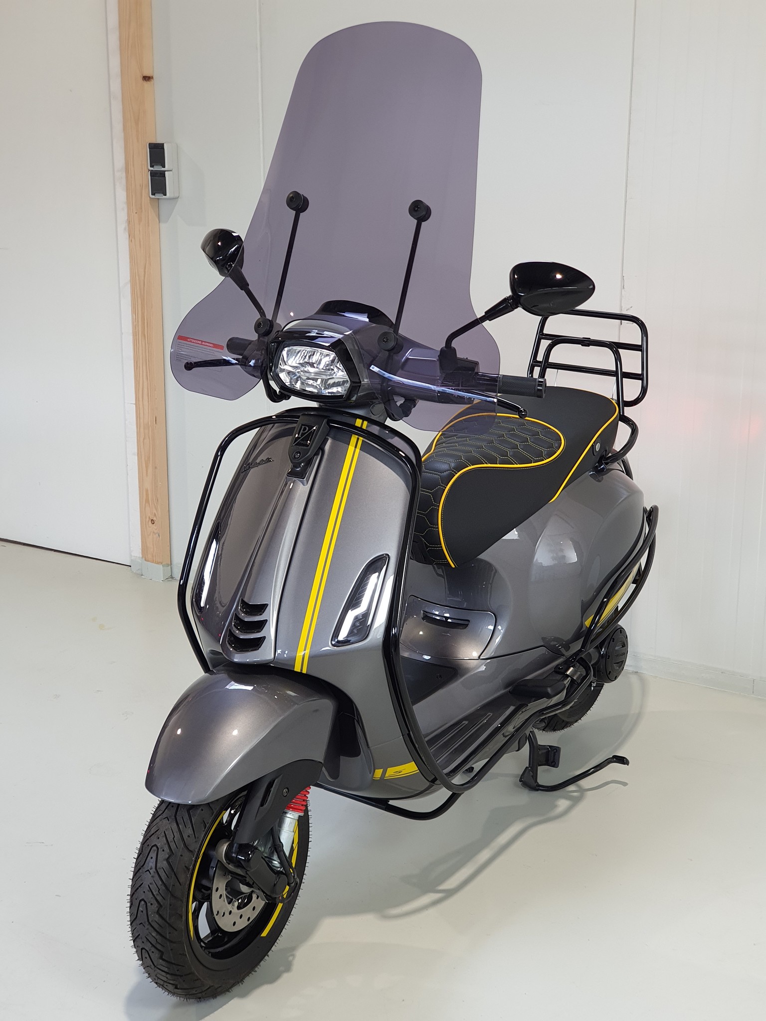 Vespa Sprint Mercedes AMG grijs EURO5 Nieuw 0km - Jynkx