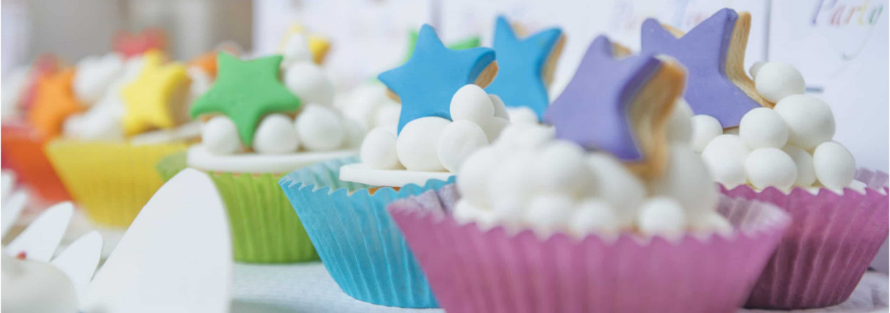 Een regenboog themafeest voor jong en oud Een regenboog themafeest voor jong en oud