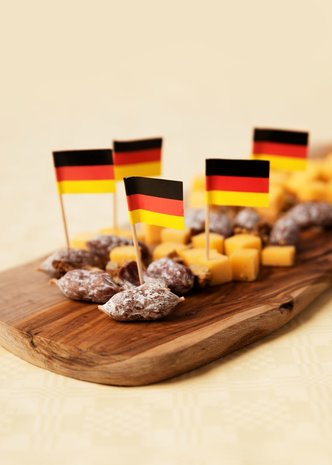 WeFiesta Spieße mit deutscher Flagge | 50 Stück