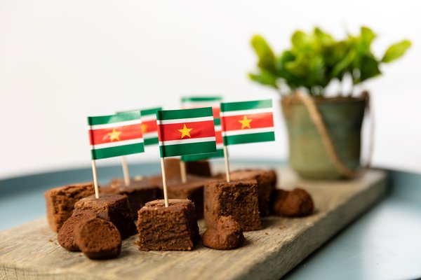 WeFiesta Brochettes aux couleurs du drapeau surinamais | Suriname | 50 pièces