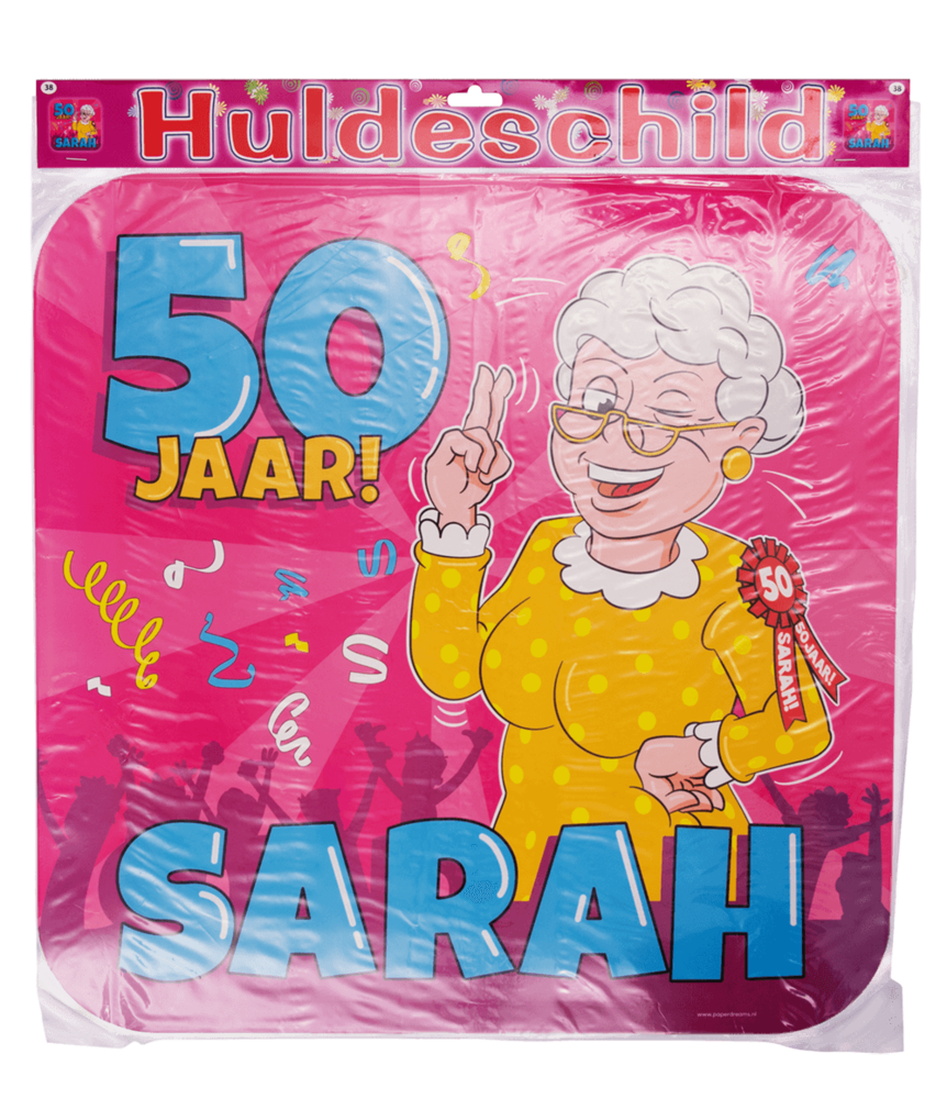 Paper Dreams Sarah Cartoon 50 jaar Deurbord 50cm | per stuk Paper Dreams Sarah Cartoon 50 jaar Deurbord 50cm | per stuk