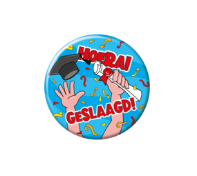 Paper Dreams Button Hoera Geslaagd Cartoon 5,5cm | per stuk