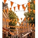 Paper Dreams Orangefarbene Wimpelkette aus Kunststoff | 50 Meter