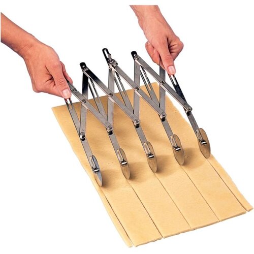 Matfer Coupe-Pâte Extensible à 7 Roues - Matfer - Bandes De 10 à 120mm Matfer Coupe-Pâte Extensible à 7 Roues - Matfer - Bandes De 10 à 120mm