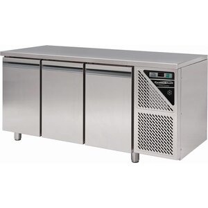 Combisteel Comptoir Réfrigéré Inox | 3 Portes | Grilles 600x400mm | 1955x800x850(h)mm Combisteel Comptoir Réfrigéré Inox | 3 Portes | Grilles 600x400mm | 1955x800x850(h)mm