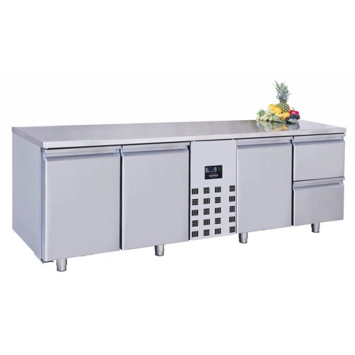 Combisteel Comptoir Réfrigéré | Pro Line | 3 Portes et 2 Tiroirs | 632 Litres | 2270x700x(H)850mm Combisteel Comptoir Réfrigéré | Pro Line | 3 Portes et 2 Tiroirs | 632 Litres | 2270x700x(H)850mm