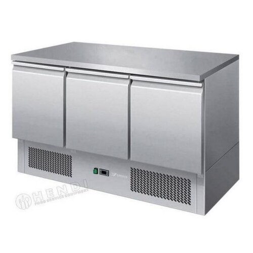 Hendi Comptoir Réfrigéré | Inox | 3 Portes | 1365x700x(h)880mm Hendi Comptoir Réfrigéré | Inox | 3 Portes | 1365x700x(h)880mm