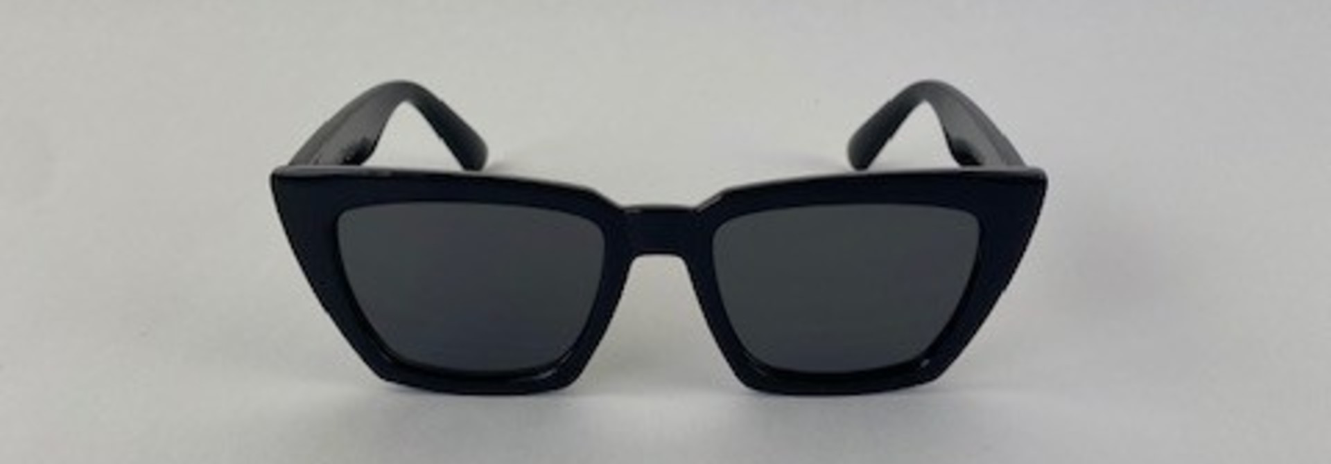 Mattn sunnies Black