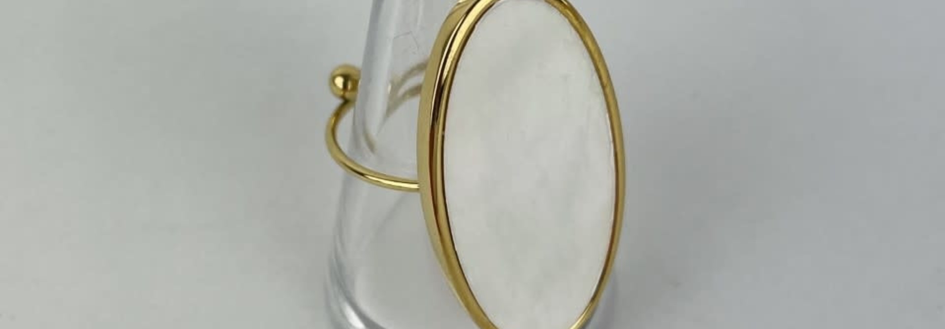 Vörhus oval Pearl White