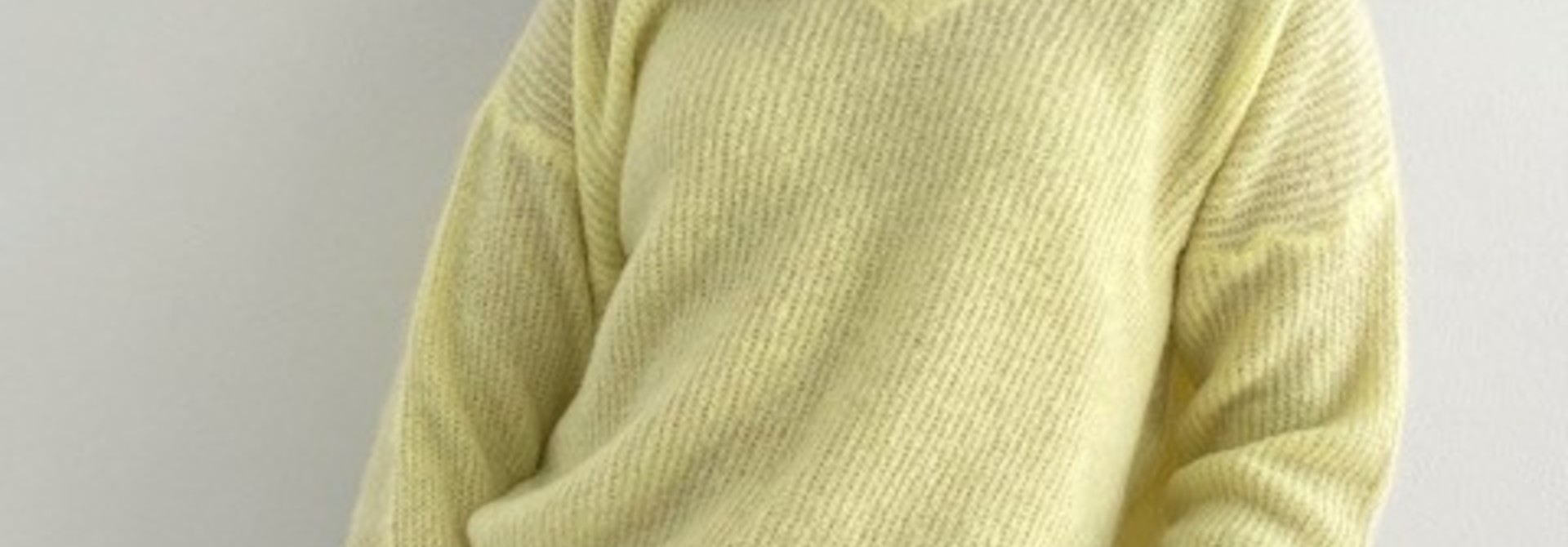 Louna v-neck knitted pull Soft Yellow