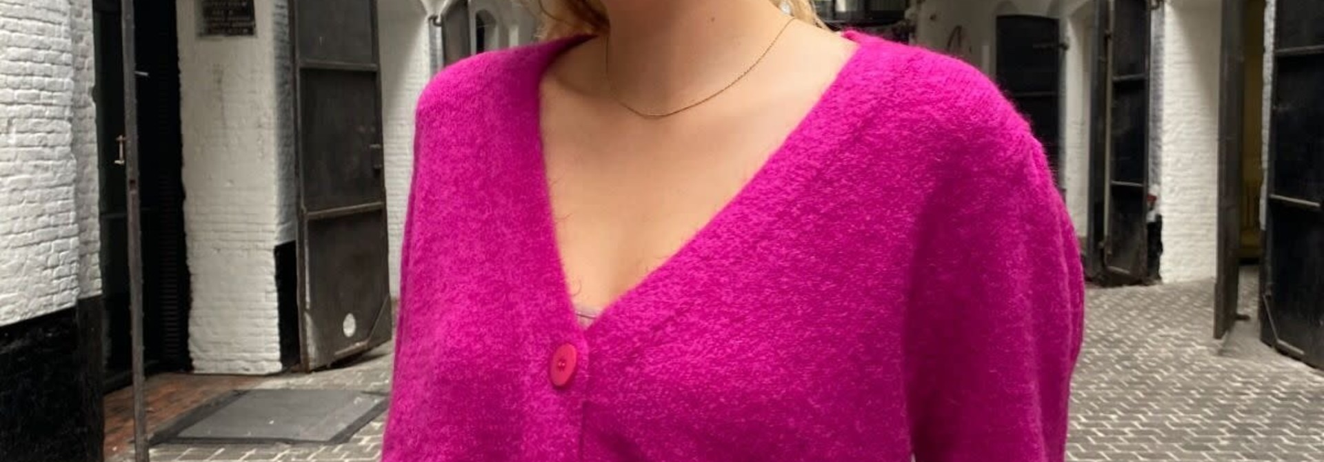 Lincoln short knit cardigan Fushia