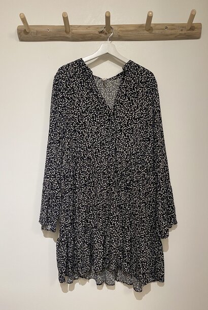 Lolli curvy loose dress Black