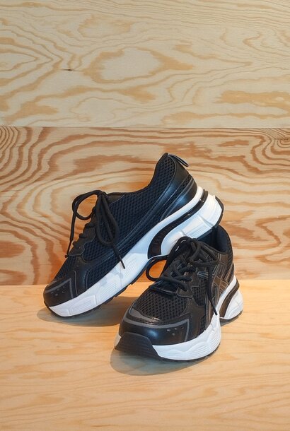 Asics chunky sneakers Black