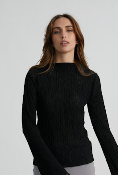 Vilca  structured mesh top Black