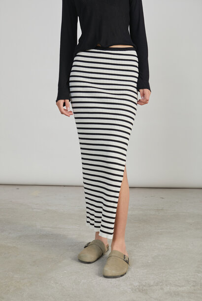 Leixa long rib knitted skirt stripped Black