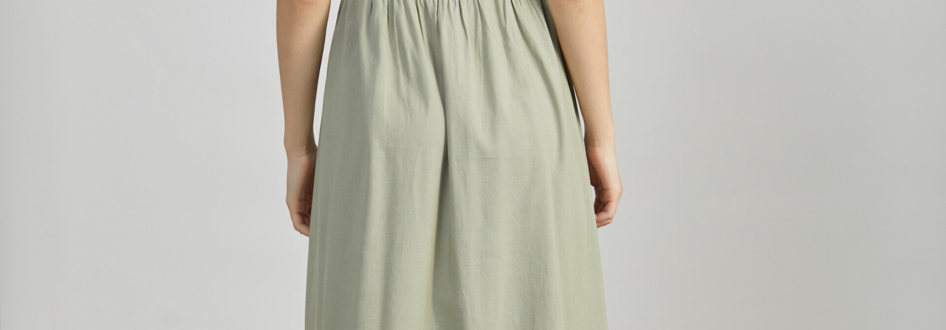 Elsa  romantic linen dress Matcha Green