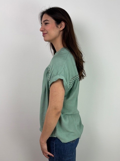 Jodie s/s viscose broderie blouse Green-3