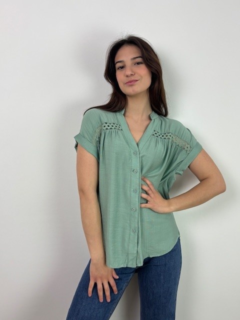 Jodie s/s viscose broderie blouse Green-1