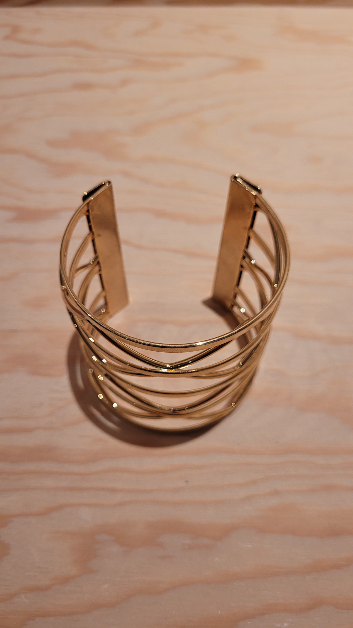 Ricka statement bracelet Gold-2