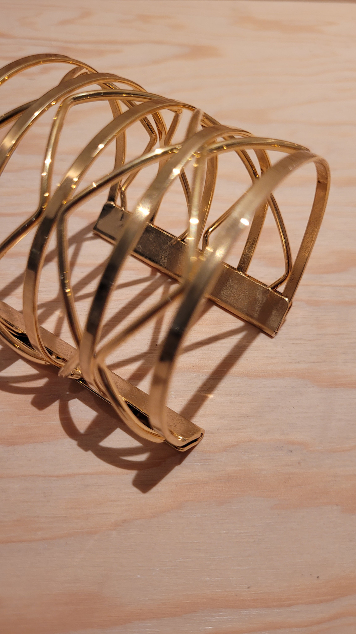 Ricka statement bracelet Gold-3