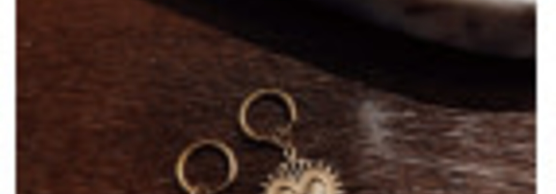 Holy heart earrings Gold