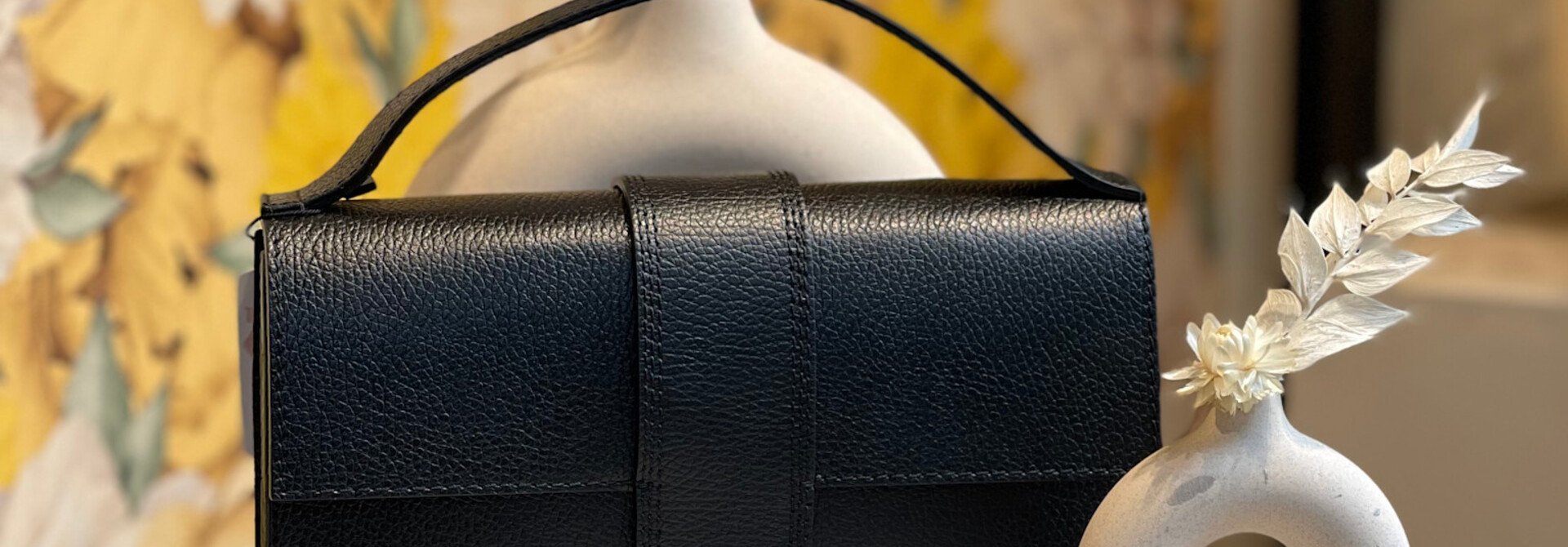 Farou rectangle calf leather bag Black