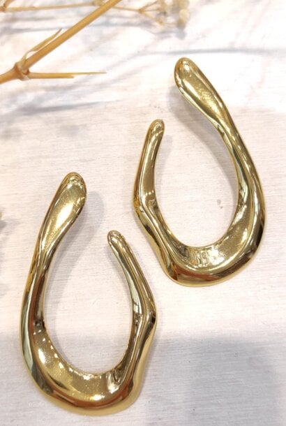 Melly organic statement hoop earrings Gold