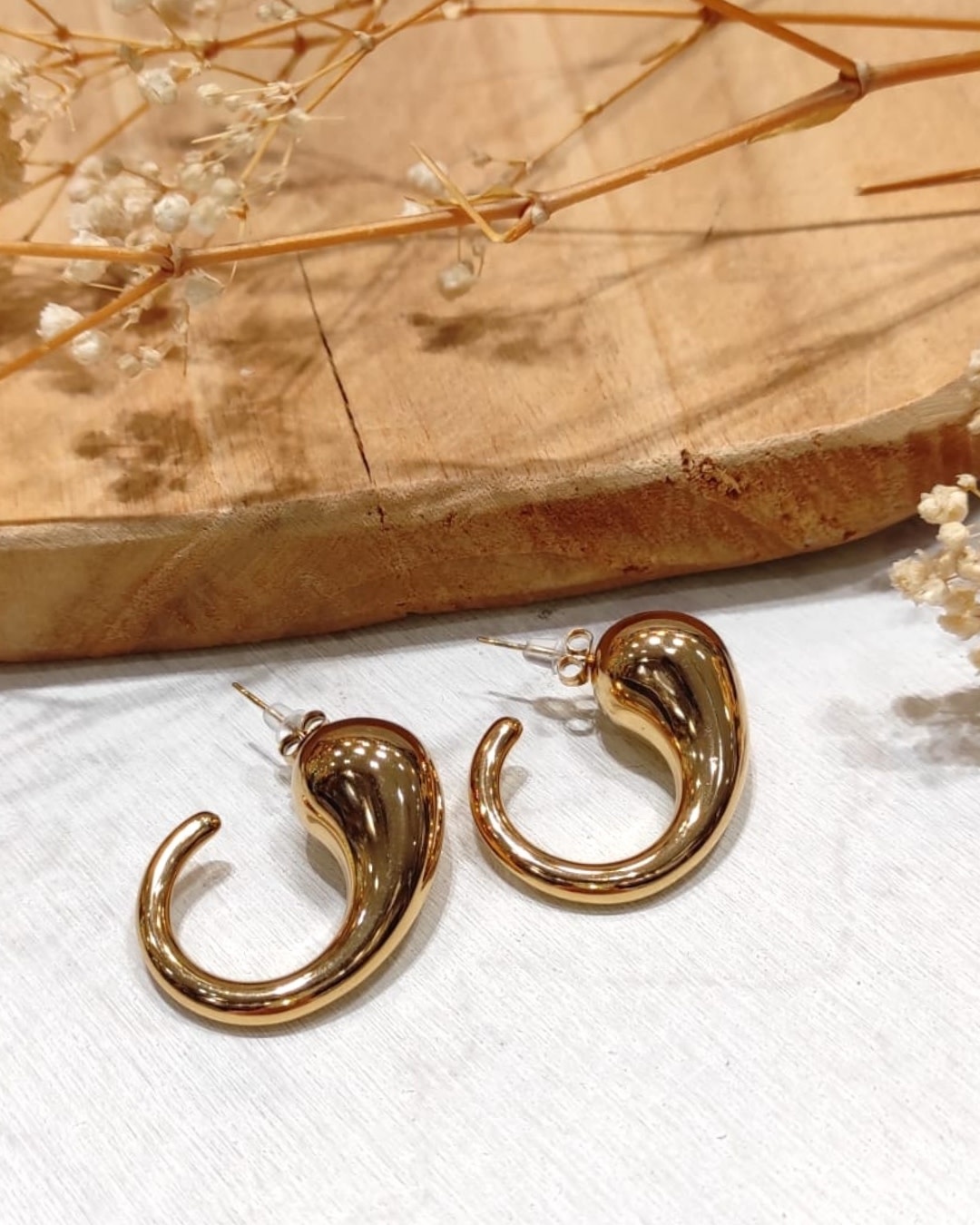 Tori statement drop hoop earrings Gold-1