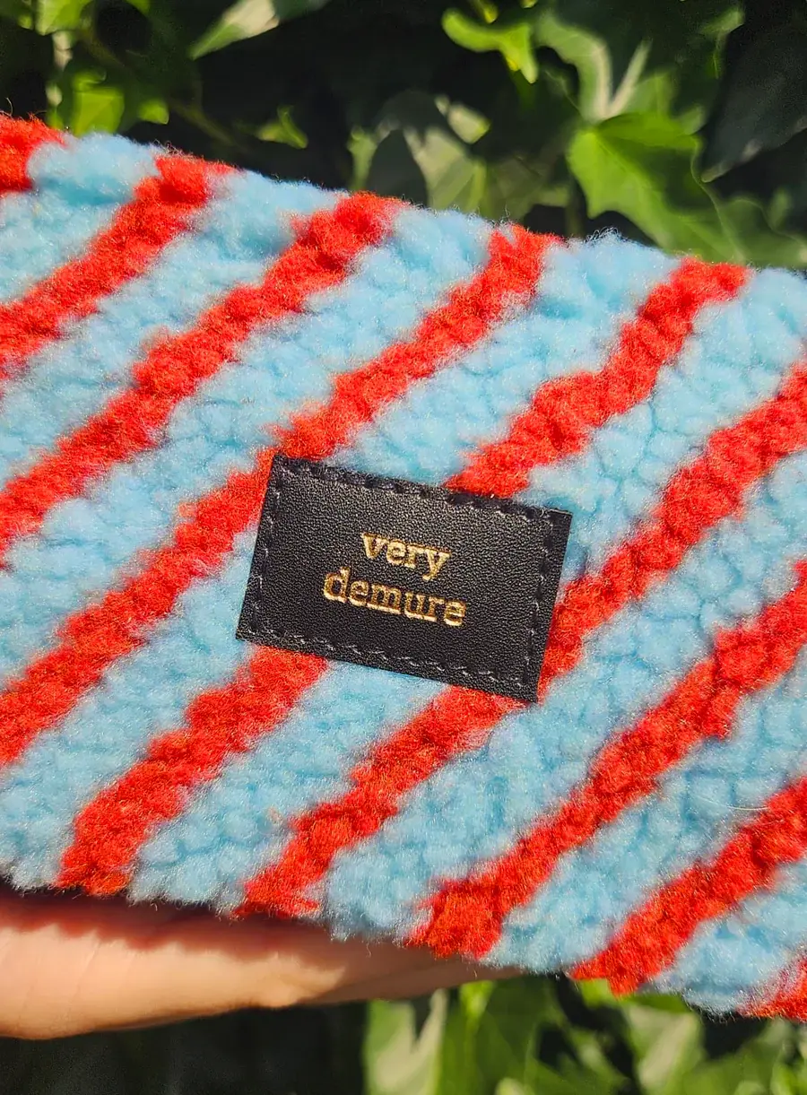 'Very Demure' stripped teddy bag Red/Light Blue-5