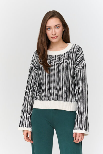 Vicky structured knit butterfly sleeves Black