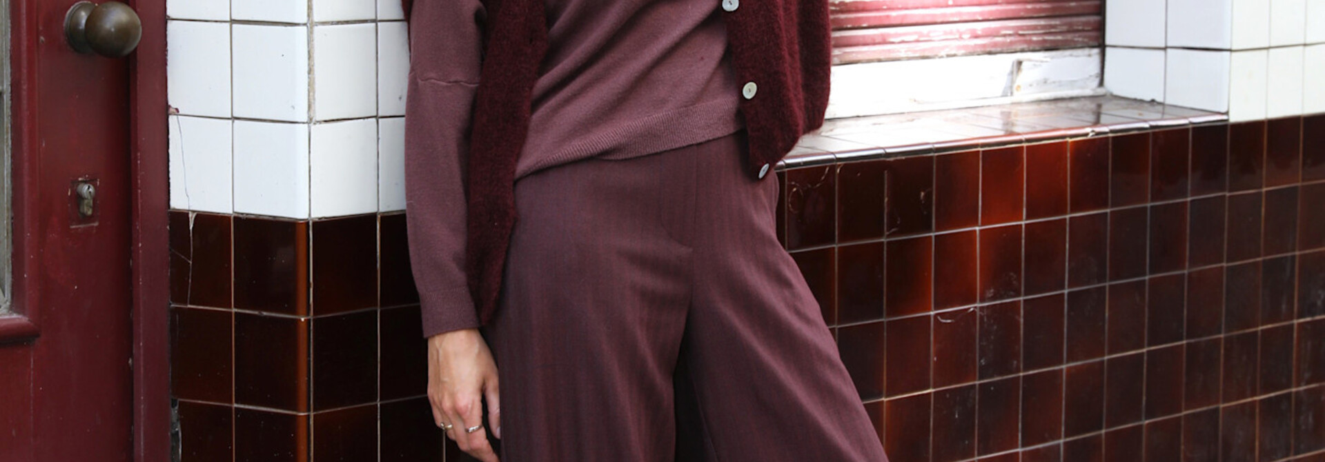 Kanza fine viscose basic knit top Burgundy