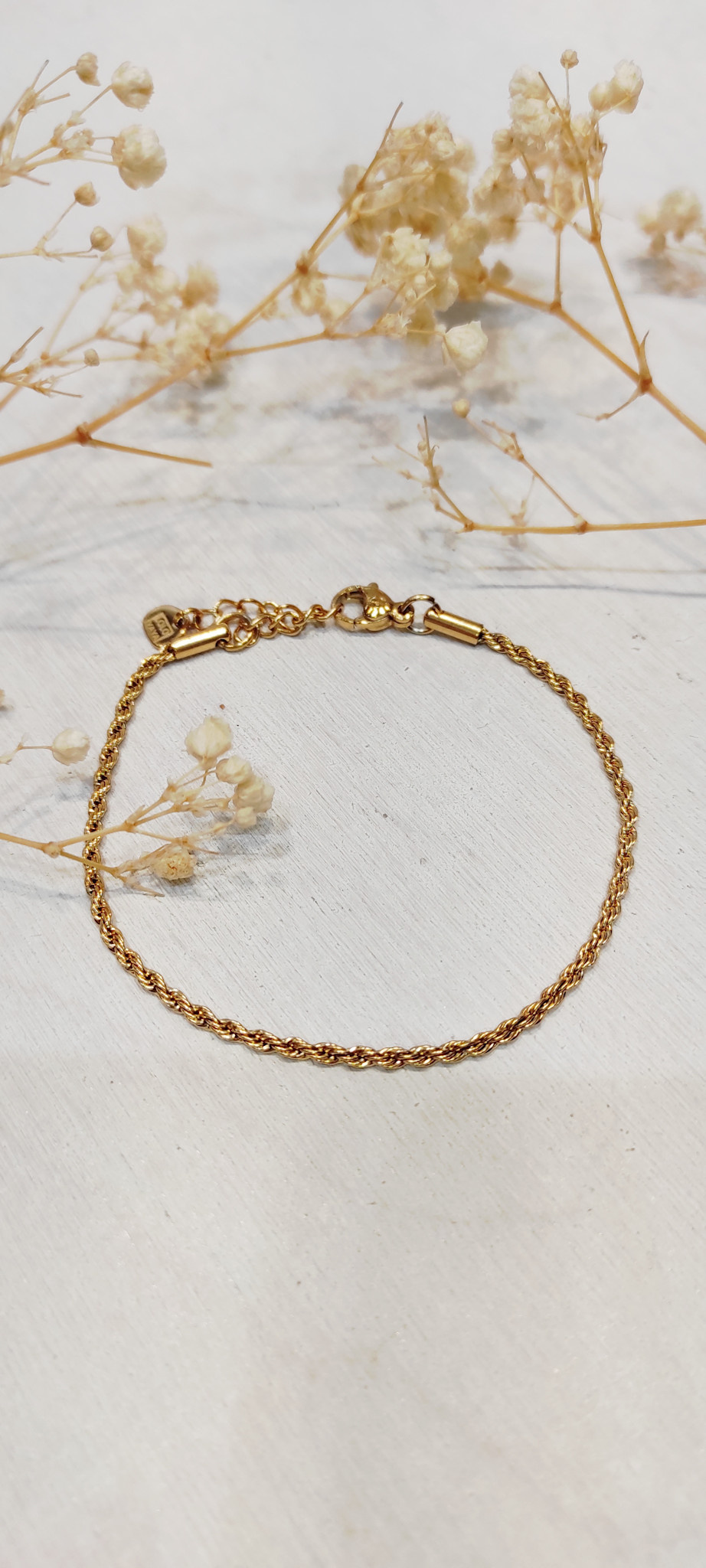 Terri twisted choocker necklace Gold-1