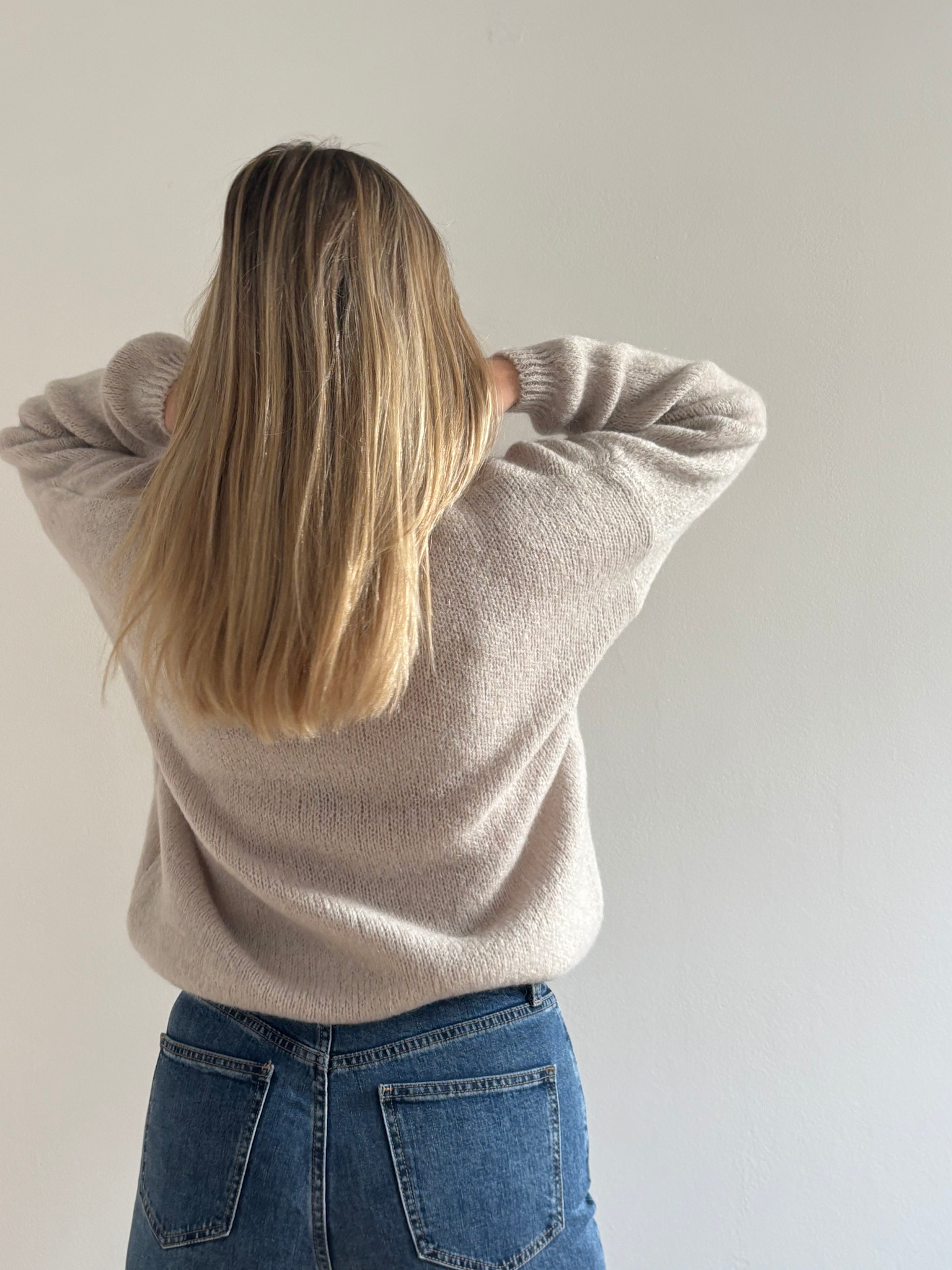 Caro essentiel v-neck knit Beige-2