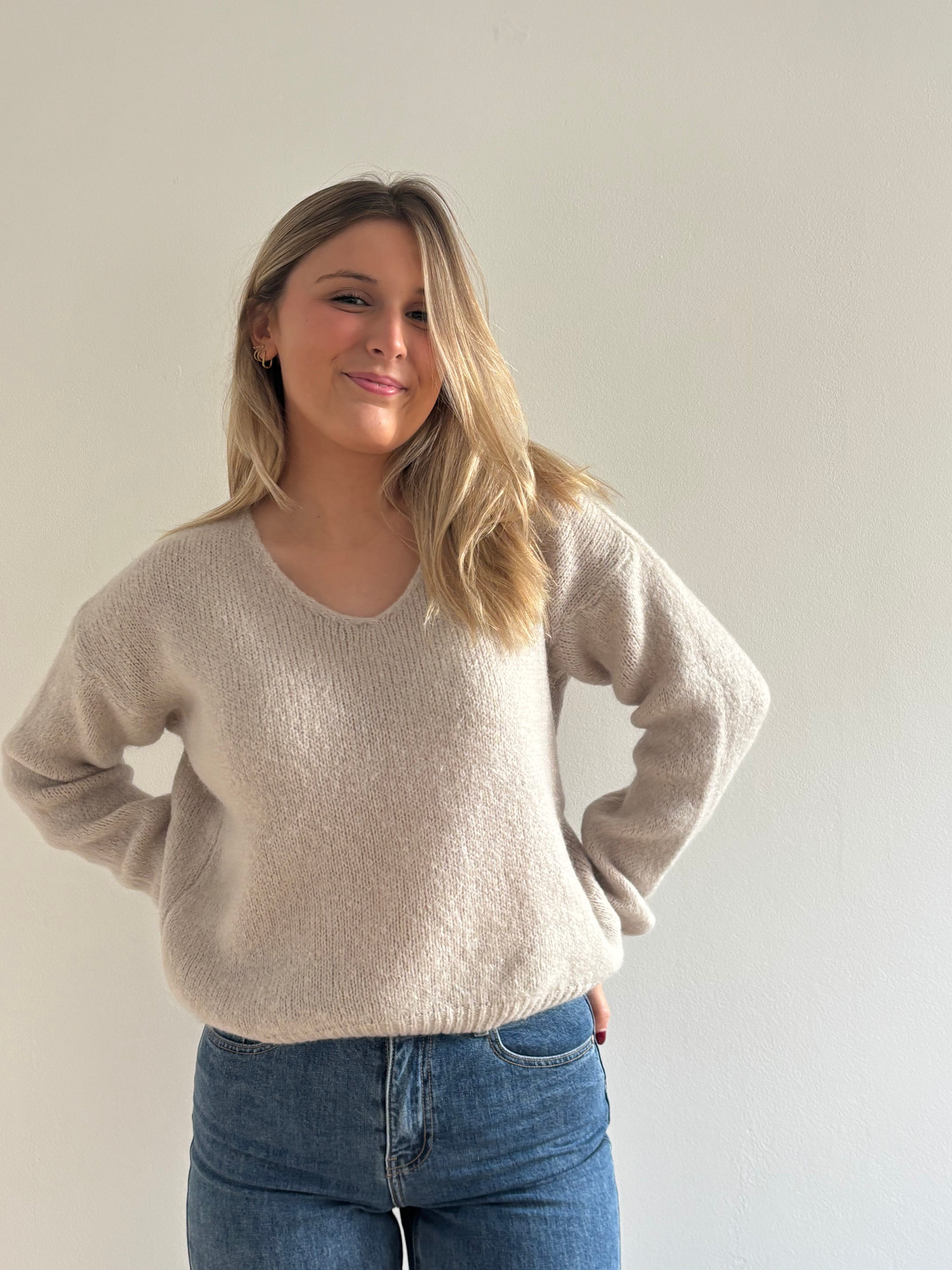 Caro essentiel v-neck knit Beige-1