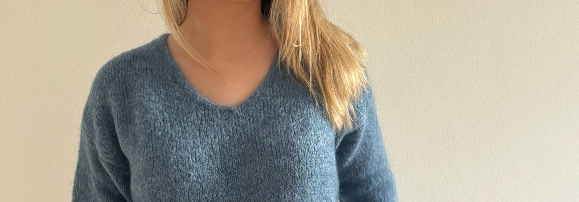 Caro essentiel v-neck knit Denim