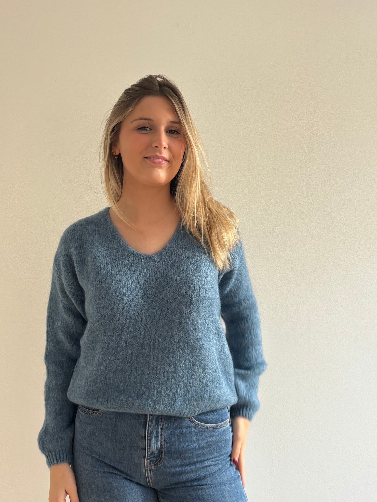 Caro essentiel v-neck knit Denim-1