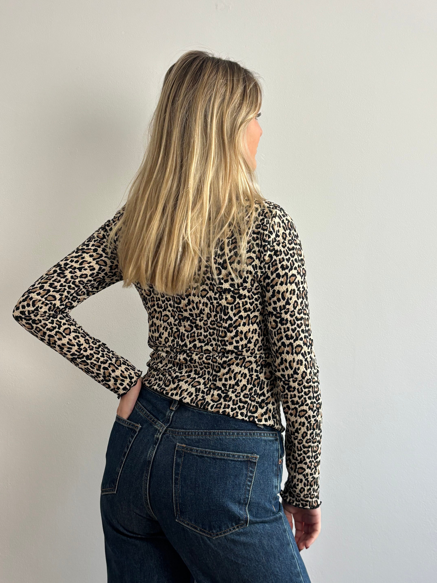 Elise fine crepe turtleneck top Leopard-2